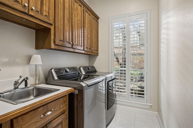 809 Newport Way, Desoto, TX 75115