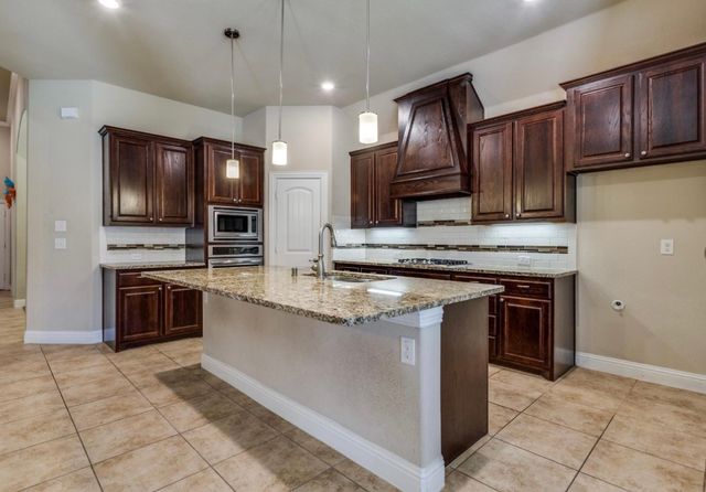 909 Sunnyvale Drive, Rockwall, TX 75087