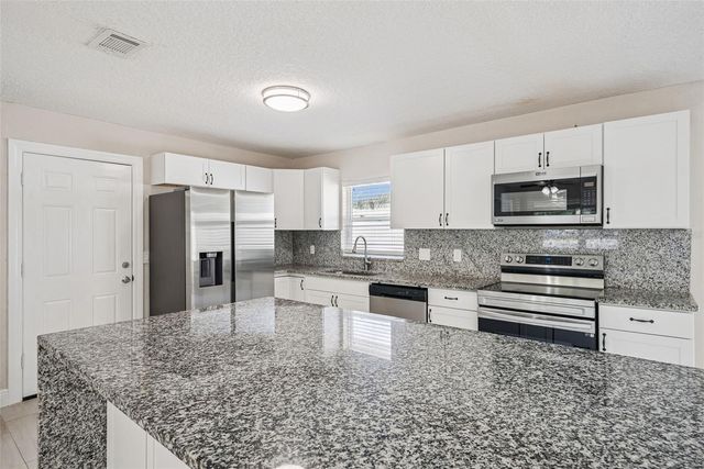 236 PLAZA OVAL, Casselberry, FL 32707