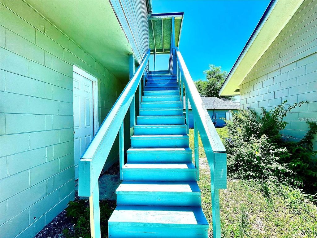 Image 32 of property listing at 236 PLAZA OVAL, Casselberry, FL 32707