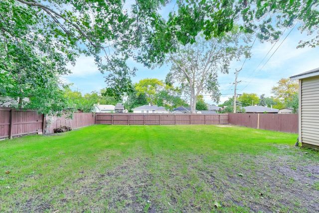 1721 W Illinois Avenue, Aurora, IL 60506