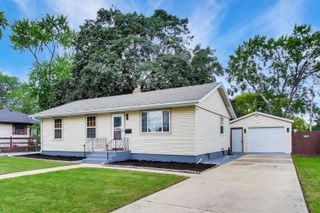 1721 W Illinois Avenue, Aurora, IL 60506