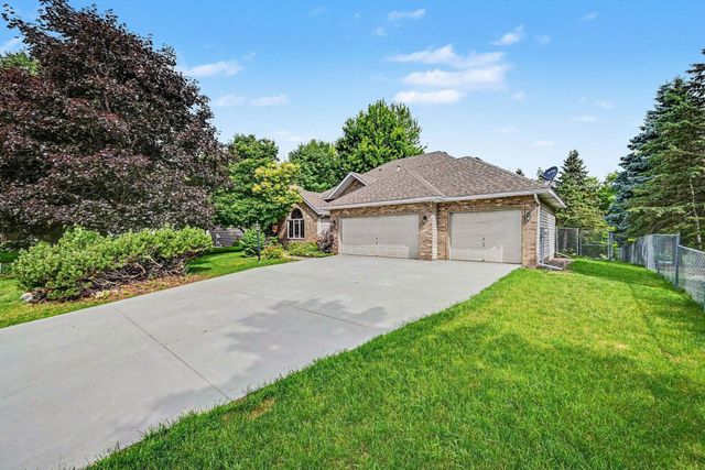 2522 Windsor Lane, Woodbury, MN 55125