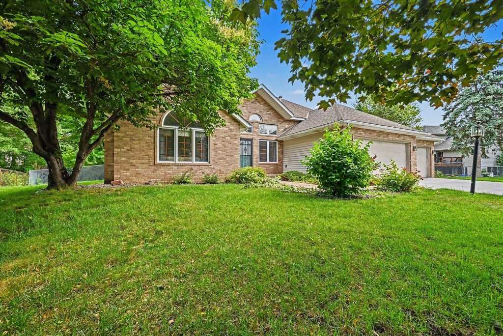 2522 Windsor Lane, Woodbury, MN 55125 — photo 2