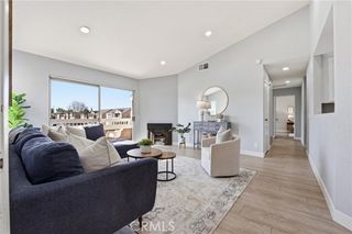 10345 W Briar Oaks E, Stanton, CA 90680