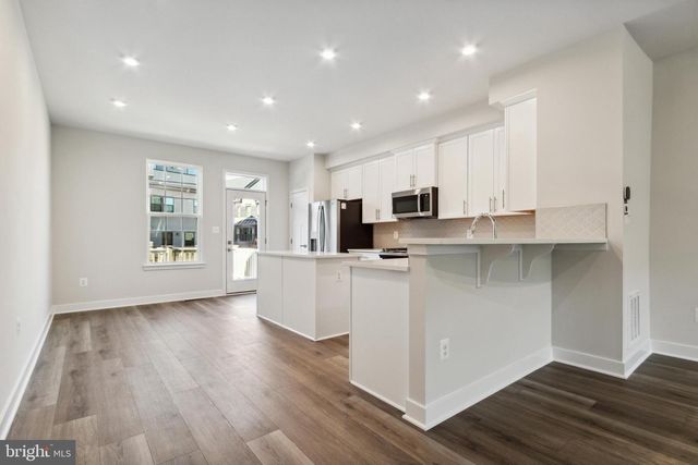 14040 SUNRISE VALLEY DR, Herndon, VA 20171