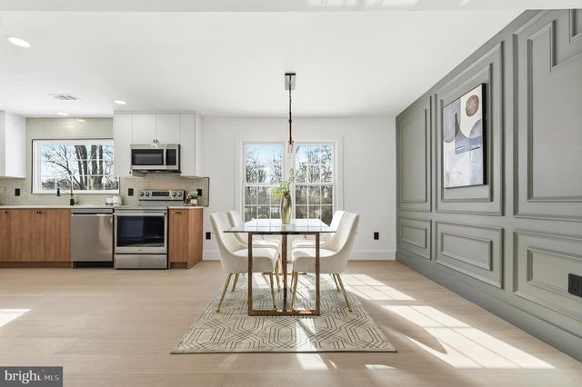 12011 MEADOWVILLE CT, Herndon, VA 20170