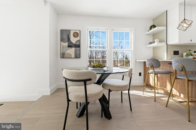 12011 MEADOWVILLE CT, Herndon, VA 20170