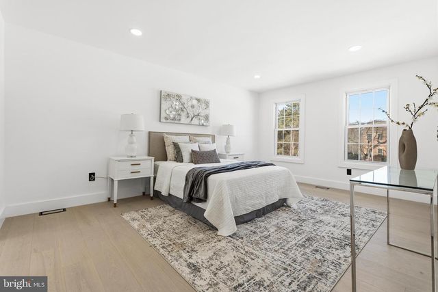 12011 MEADOWVILLE CT, Herndon, VA 20170