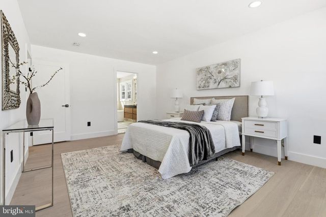 12011 MEADOWVILLE CT, Herndon, VA 20170