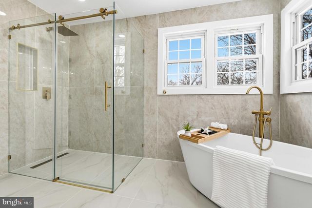 12011 MEADOWVILLE CT, Herndon, VA 20170