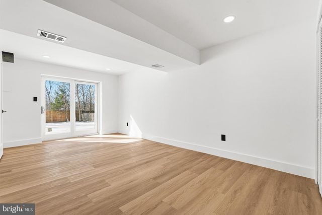 12011 MEADOWVILLE CT, Herndon, VA 20170