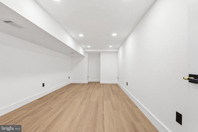 12011 MEADOWVILLE CT, Herndon, VA 20170