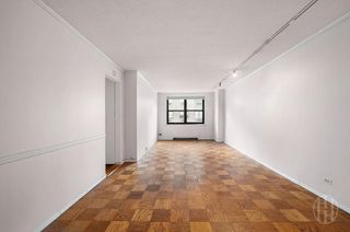 200 E 24th Street # 1008, New York City, NY 10010