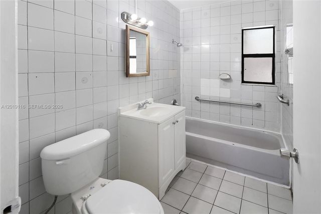 1856 NW 6th Ave, Pompano Beach, FL 33060