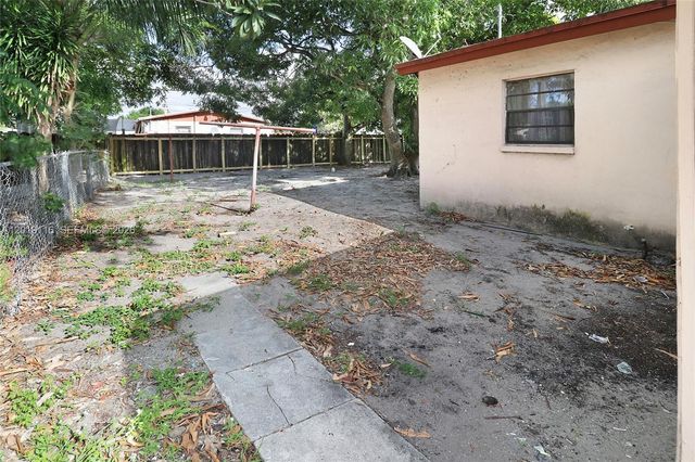 1856 NW 6th Ave, Pompano Beach, FL 33060