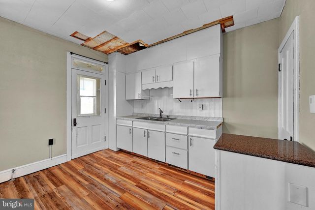 121 W WASHINGTON AVE, Myerstown, PA 17067