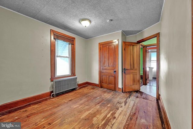 121 W WASHINGTON AVE, Myerstown, PA 17067