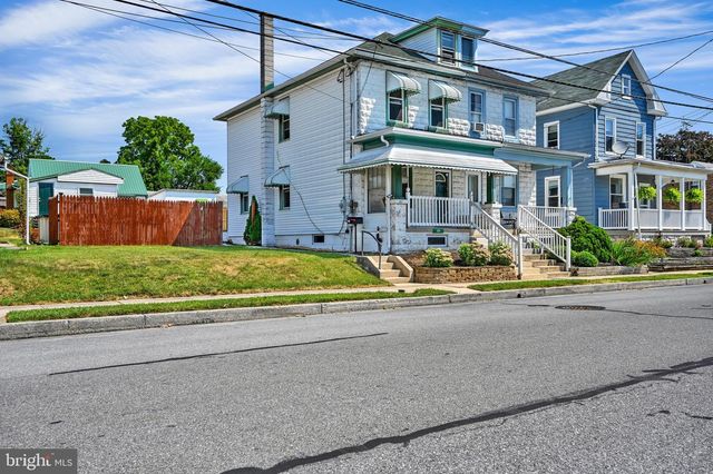 121 W WASHINGTON AVE, Myerstown, PA 17067