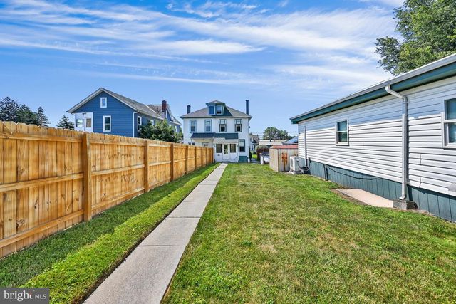 121 W WASHINGTON AVE, Myerstown, PA 17067
