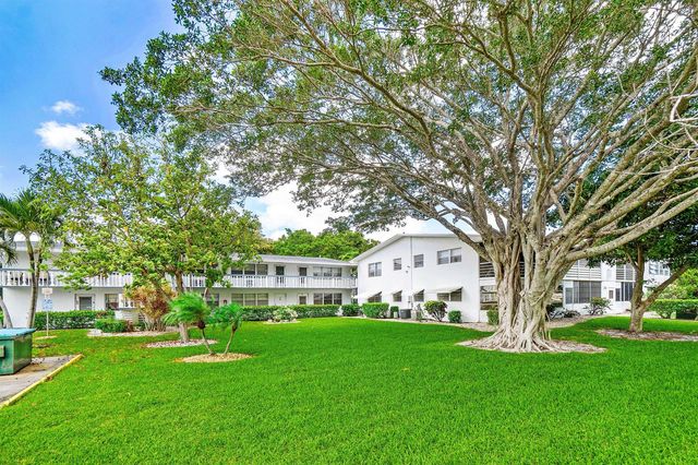 57 Canterbury, West Palm Beach, FL 33417