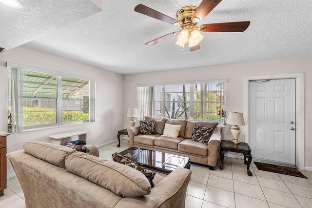 57 Canterbury, West Palm Beach, FL 33417