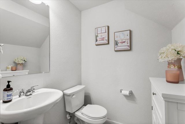 321 Buffalo View LN, Georgetown, TX 78628