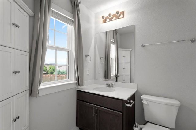 321 Buffalo View LN, Georgetown, TX 78628