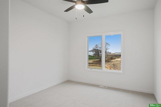 10023 Prospect Street, Papillion, NE 68046