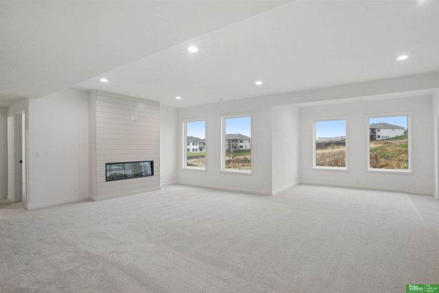 10023 Prospect Street, Papillion, NE 68046
