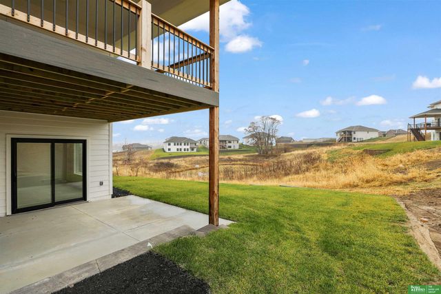 10023 Prospect Street, Papillion, NE 68046