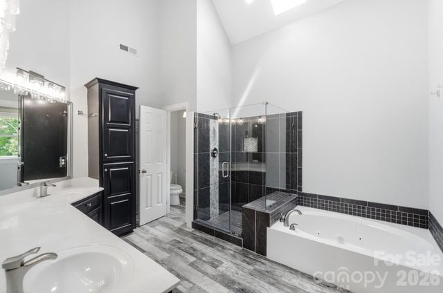 10427 Hadleigh Place, Charlotte, NC 28210