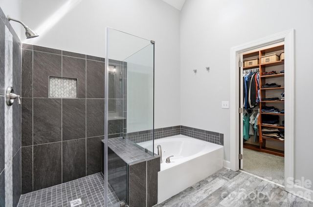 10427 Hadleigh Place, Charlotte, NC 28210