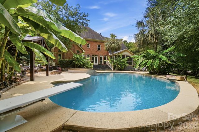 10427 Hadleigh Place, Charlotte, NC 28210