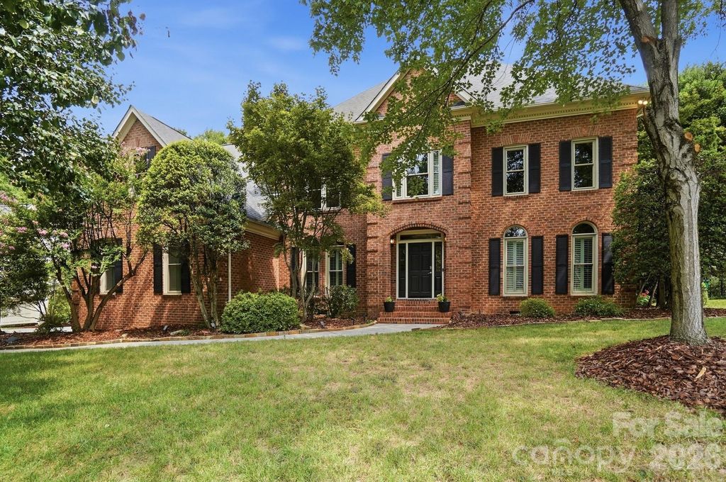 10427 Hadleigh Place, Charlotte, NC 28210