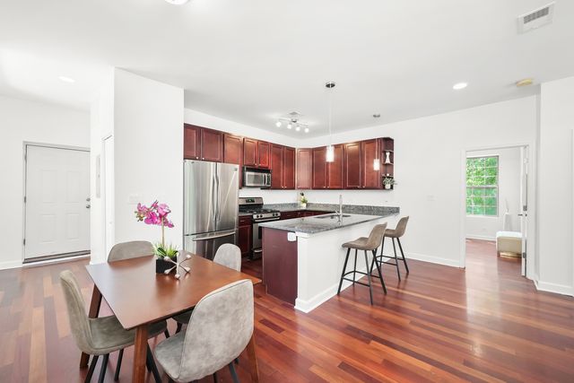 3901 N TROY Street 2, Chicago, IL 60618