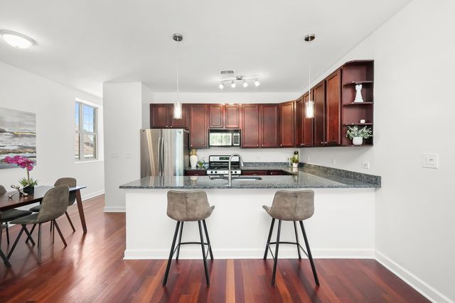 3901 N TROY Street 2, Chicago, IL 60618