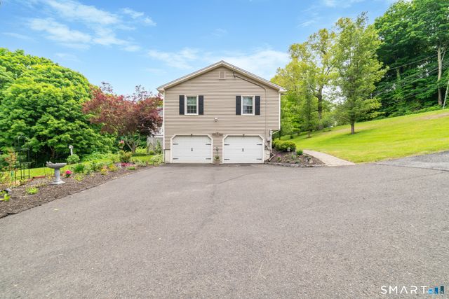 924 Roxbury Road, Southbury, CT 06488