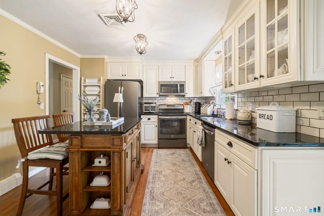 924 Roxbury Road, Southbury, CT 06488