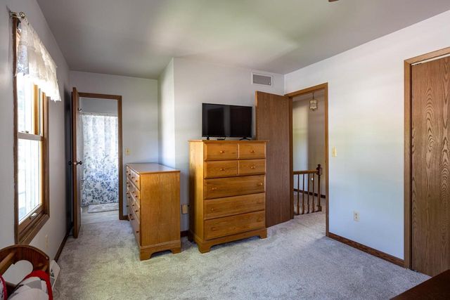 1710 ARLINGTON DRIVE, Oshkosh, WI 54904