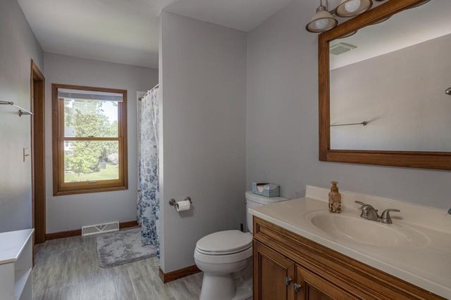 1710 ARLINGTON DRIVE, Oshkosh, WI 54904