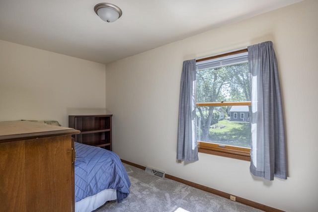 1710 ARLINGTON DRIVE, Oshkosh, WI 54904