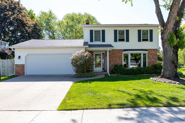 1710 ARLINGTON DRIVE, Oshkosh, WI 54904