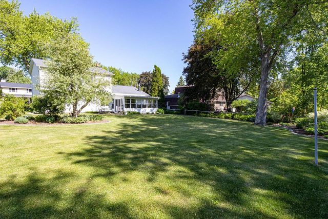 1710 ARLINGTON DRIVE, Oshkosh, WI 54904
