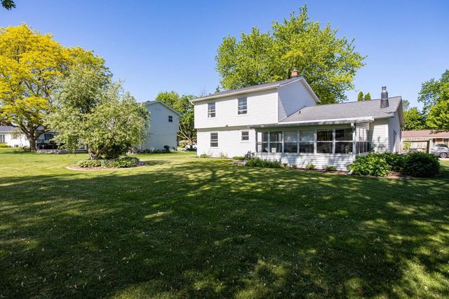 1710 ARLINGTON DRIVE, Oshkosh, WI 54904