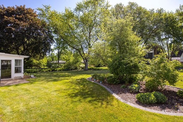 1710 ARLINGTON DRIVE, Oshkosh, WI 54904