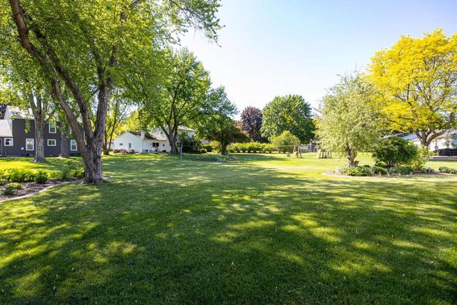 1710 ARLINGTON DRIVE, Oshkosh, WI 54904