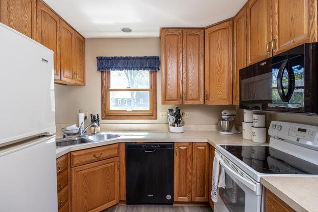 1710 ARLINGTON DRIVE, Oshkosh, WI 54904