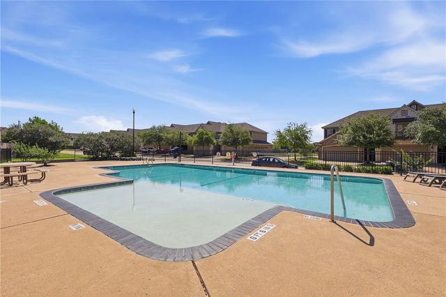 1440 Crescent Ridge Drive, College Station, TX 77845