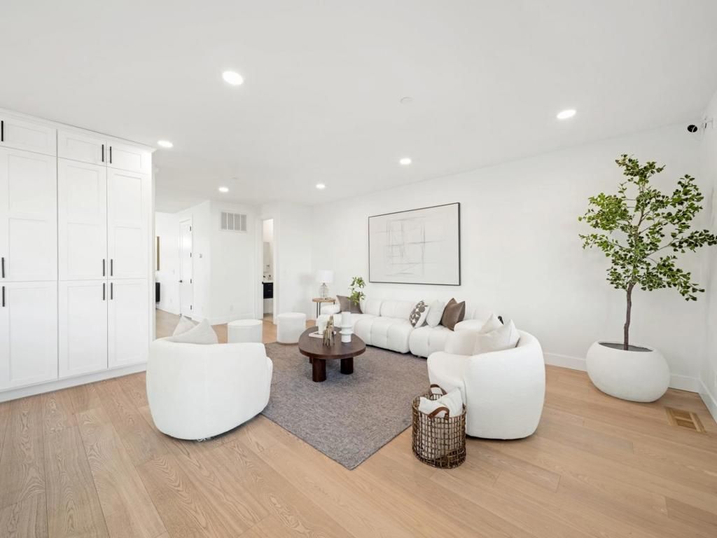 Image 12 of property listing at 10831 Johnson Avenue, Cupertino, CA 95014